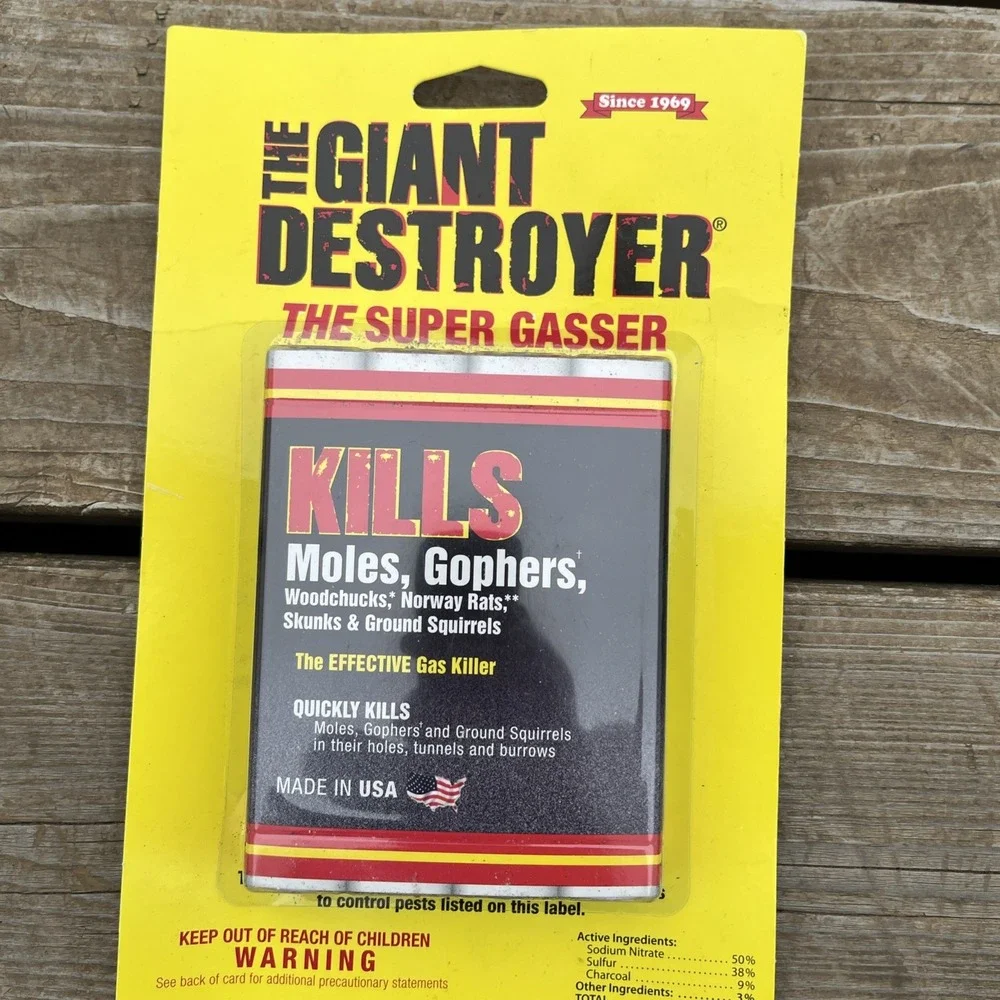 Giant Destroyer Gopher & Mole Smoke Bomb Gasser - 4 Tubes